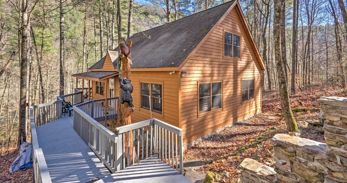 Others Highlands Cabin w/ Forest Views < 4 Mi to Cashiers