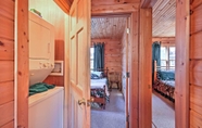 Others 7 Highlands Cabin w/ Forest Views < 4 Mi to Cashiers