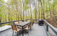 Lain-lain 2 Pet-friendly Boone Vacation Rental w/ Deck!