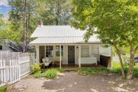 Others Charming Home < 2 Mi to Downtown Hendersonville!