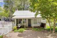 Khác Charming Home < 2 Mi to Downtown Hendersonville!