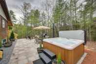 Lainnya Tree-lined Murphy Cabin w/ Private Hot Tub!