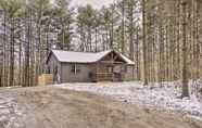 Lainnya 3 Quiet Pines Cabin w/ Hot Tub & Fishing Pond!