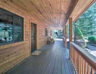 Others 2 Pinetop Cabin: Deck, Game Room, Grill & Yard!