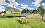 Others 2 Bright Raymond Home, 1/2 Mi to Willapa River!