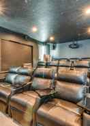 ภาพหลัก Luxe Lake Charles Escape w/ Home Theater!