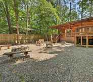 Others 6 'azalea House' - Forest Retreat w/ Hot Tub!