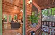 Others 4 'azalea House' - Forest Retreat w/ Hot Tub!