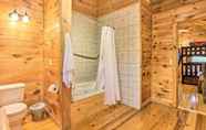 Others 3 Fully Loaded Pigeon Forge Cabin: 5 Mi to Dollywood