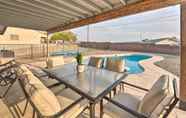 Lainnya 2 Desert Getaway w/ Pool, 2 Mi to Lake Havasu!