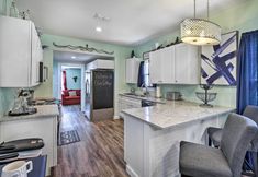 Others 6 1 Mi to Uta: Arlington Elm Cottage w/ Fenced Yard