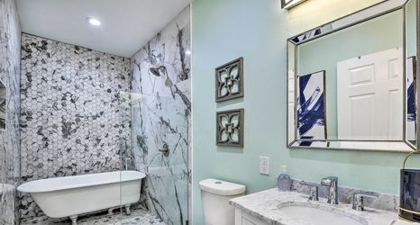 Others 2 1 Mi to Uta: Arlington Elm Cottage w/ Fenced Yard