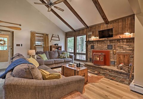 Others Blakeslee Hideaway w/ Lake Access: 3 Mi to Ski!