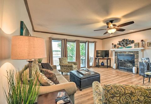 Others Lake Access: Scenic Resort Condo in Hot Springs!