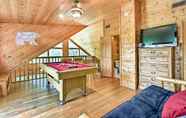 Lainnya 5 Mtn Cabin w/ Hot Tub & Deck 12 Mi to Pigeon Forge!