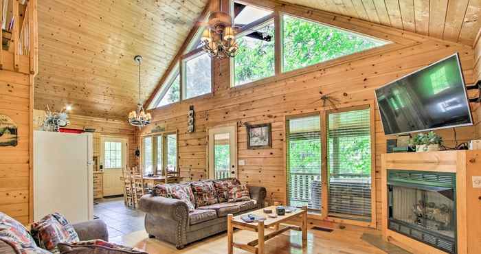 Lainnya Mtn Cabin w/ Hot Tub & Deck 12 Mi to Pigeon Forge!