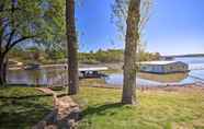 Others 2 Idyllic Family Getaway With Grand Lake Access!