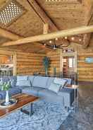 ภาพหลัก Fairbanks Log Cabin w/ Waterfront Deck & Views!