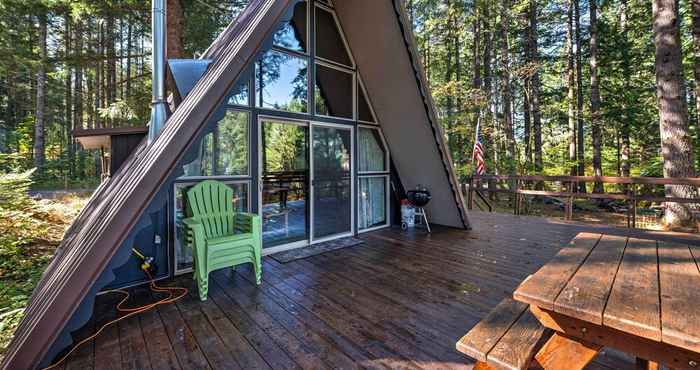 อื่นๆ Serene Washington Escape w/ Deck & Mountain Views!