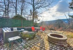 Others 5 Mtn-view Gem w/ Deck & Hot Tub in Tannersville