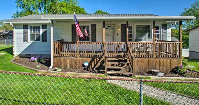 อื่นๆ Dog-friendly Fayetteville Home w/ Hot Tub!