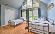 Lainnya 7 Chic Hedgesville Cabin w/ Golf Course Views!