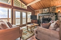 Others Cozy Gatlinburg Cabin w/ Hot Tub & Mountain Views!