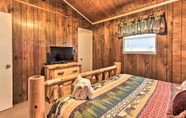 Others 4 Cozy Gatlinburg Cabin w/ Hot Tub & Mountain Views!