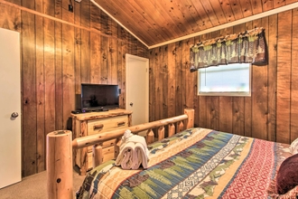 Others 4 Cozy Gatlinburg Cabin w/ Hot Tub & Mountain Views!