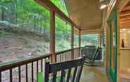 Others 5 Cozy Beech Mountain Retreat w/ 2 Decks & Fire Pit!