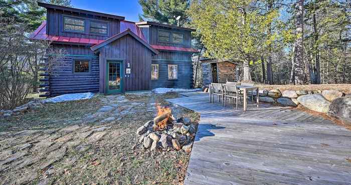 Lain-lain Grand Log Cabin w/ Hot Tub - 4 Miles to Whiteface!