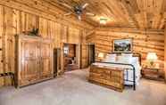 Others 2 Pinetop Cabin w/ Golf Course Patio on 8th Green!