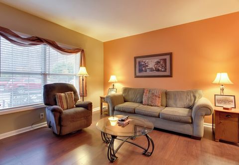 Lainnya Parkway Condo ~ Walk to Island in Pigeon Forge!