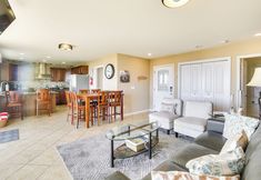 อื่นๆ 2 Tropical Oceanside Home w/ Deck, Walk to Beach