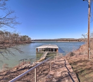 Lain-lain 6 Lakefront Greers Ferry Cabin w/ Covered Boat Slip!