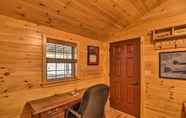 Lainnya 6 Cozy Anchors Away Cabin Hideaway w/ Fire Pit!