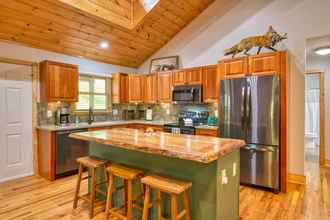 Others 4 Cozy Maggie Valley Cabin Rental w/ Private Hot Tub