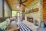 Others Cozy Maggie Valley Cabin Rental w/ Private Hot Tub