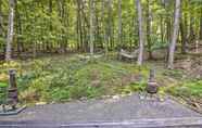 Others 4 Secluded East Durham Cabin Retreat w/ Deck!