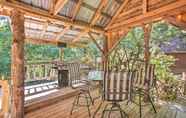 Lain-lain 2 Rustic & Secluded Retreat w/ Deck on 2 Acres!