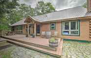 Lainnya 2 Adirondack / Lake George Cabin w/ Hot Tub!