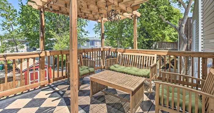 Others Chic Richmond Apartment w/ Private Deck and Patio!