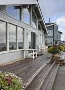 ภาพหลัก Beachfront Whidbey Island Home + Apartment!