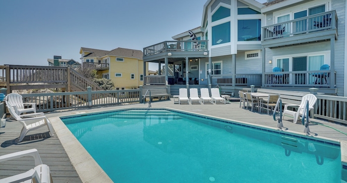 Others Grand Seaside Escape w/ Direct Beach Access!