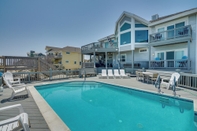 Others Grand Seaside Escape w/ Direct Beach Access!