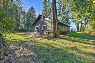 Others 4 Mid-century Cabin w/ Deck & Puget Sound Vistas!