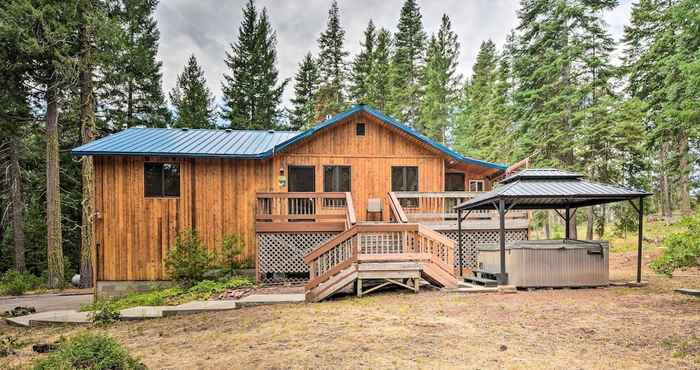 Others Cabin w/ Hot Tub, By Crater Lake Nat'l Park!