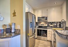 其他 2 Stunning Oceanside Condo: Walk to the Beach!