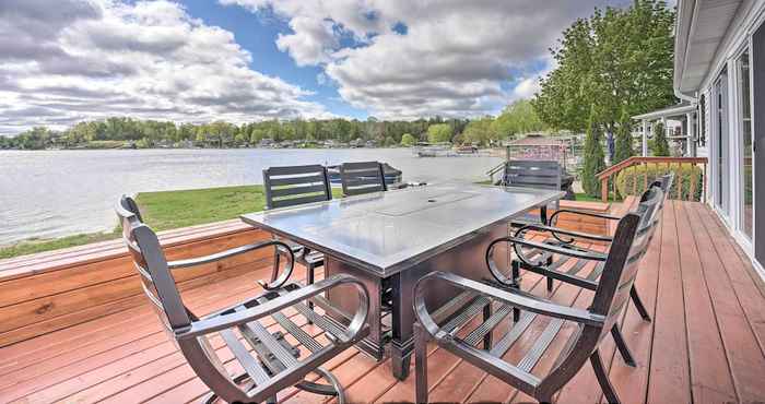 Others Benton Harbor Lake Home w/ Dock: Newly Remodeled!