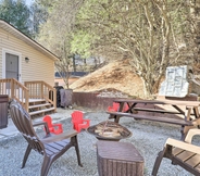 Others 7 Hot Tub & Fire Pit at Luxe Blue Ridge Bungalow